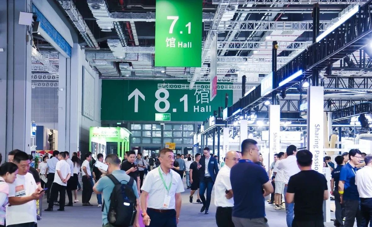 上海家具展现场4.jpg 上海家具展现场4.jpg